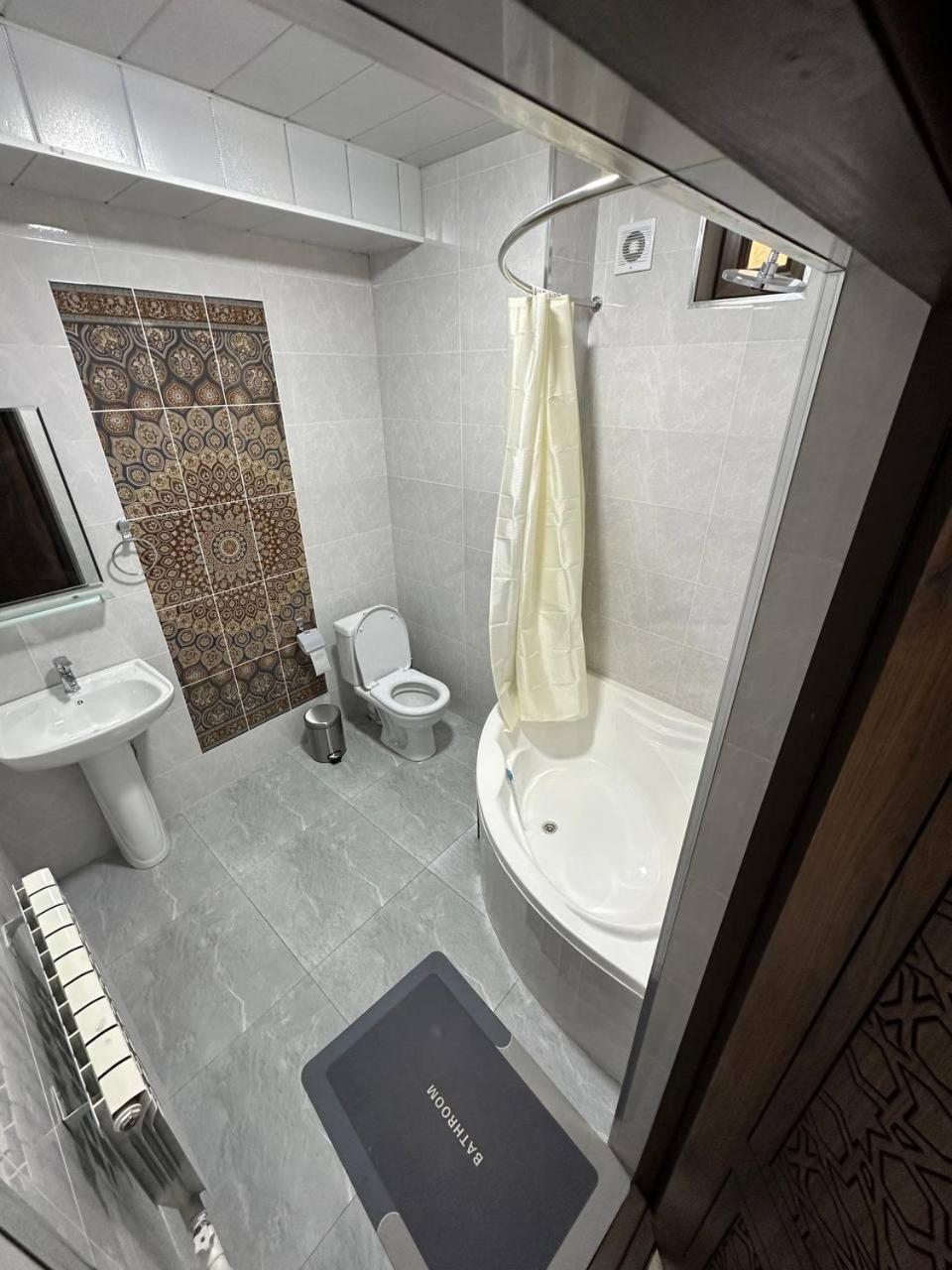 Everland Guest House Buchara Buitenkant foto