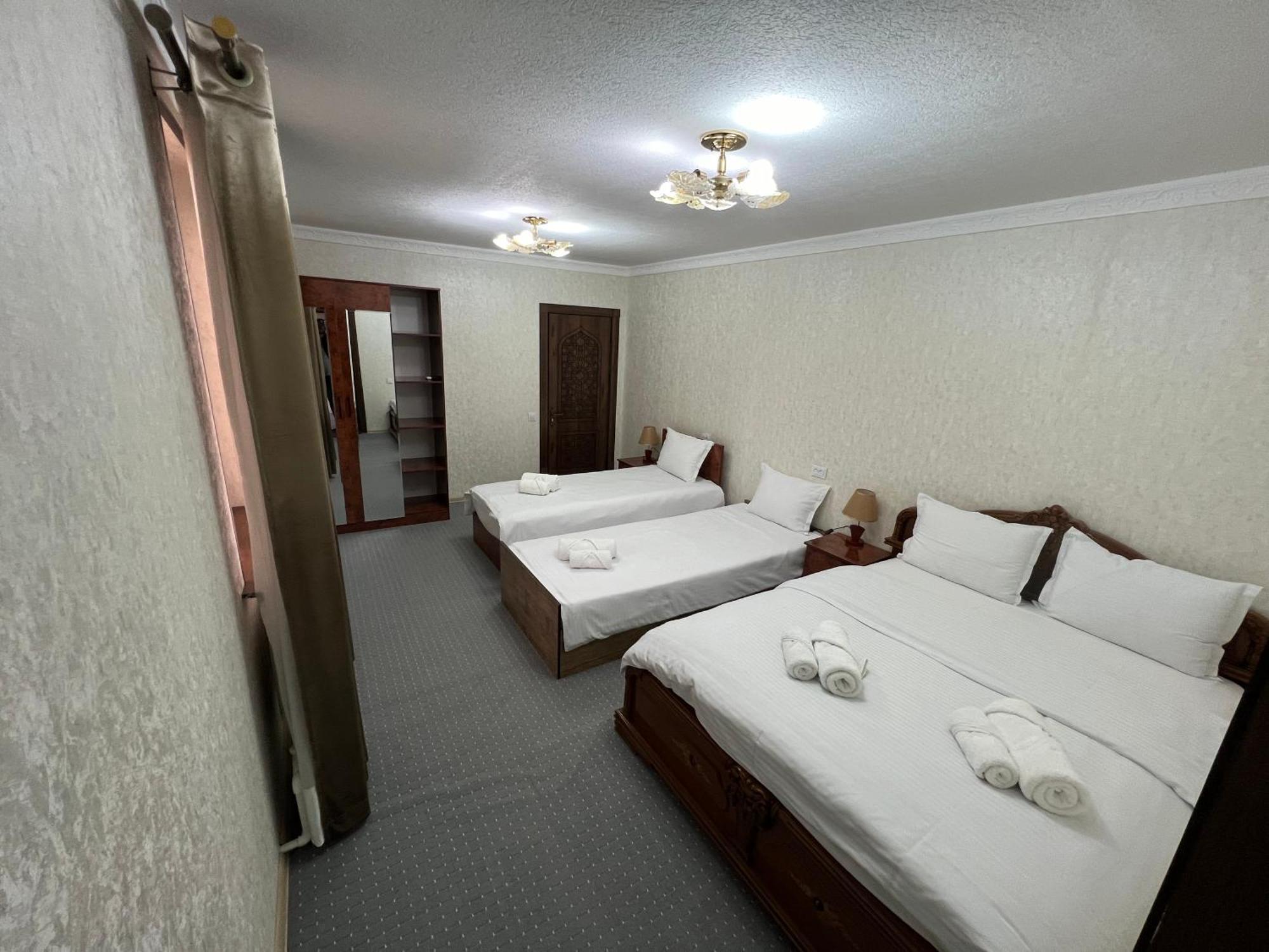 Everland Guest House Buchara Buitenkant foto